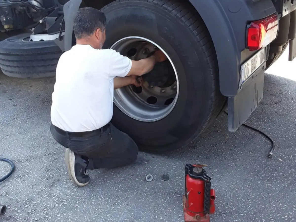 Refahiye Oto Lastikçi